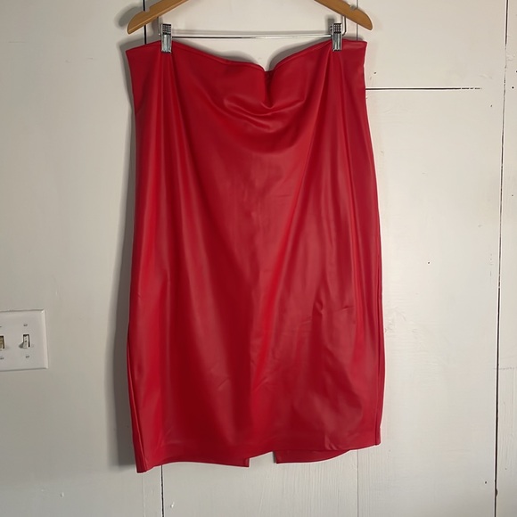 Sexy Eloquii Red Pleather Skirt NWOT - Picture 2 of 3